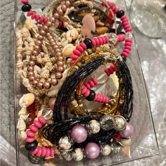 Total 3.4 Lb (Including glass Jar) Mostly Beaded Jewelry Scraps pcs Mystery Lot - Picture 5 of 11